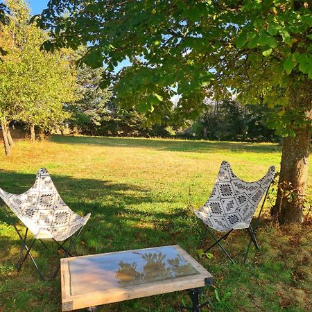 Room Lover Les Chaizes Saint-Romain-Lachalm Exterior photo