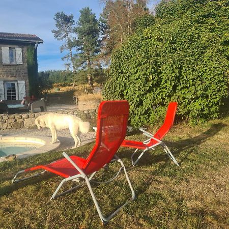 Room Lover Les Chaizes Saint-Romain-Lachalm Exterior photo